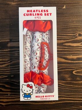 Hello Kitty Satin Heatless Curlers in White & Red